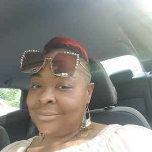 Meet your Posher, Aisha